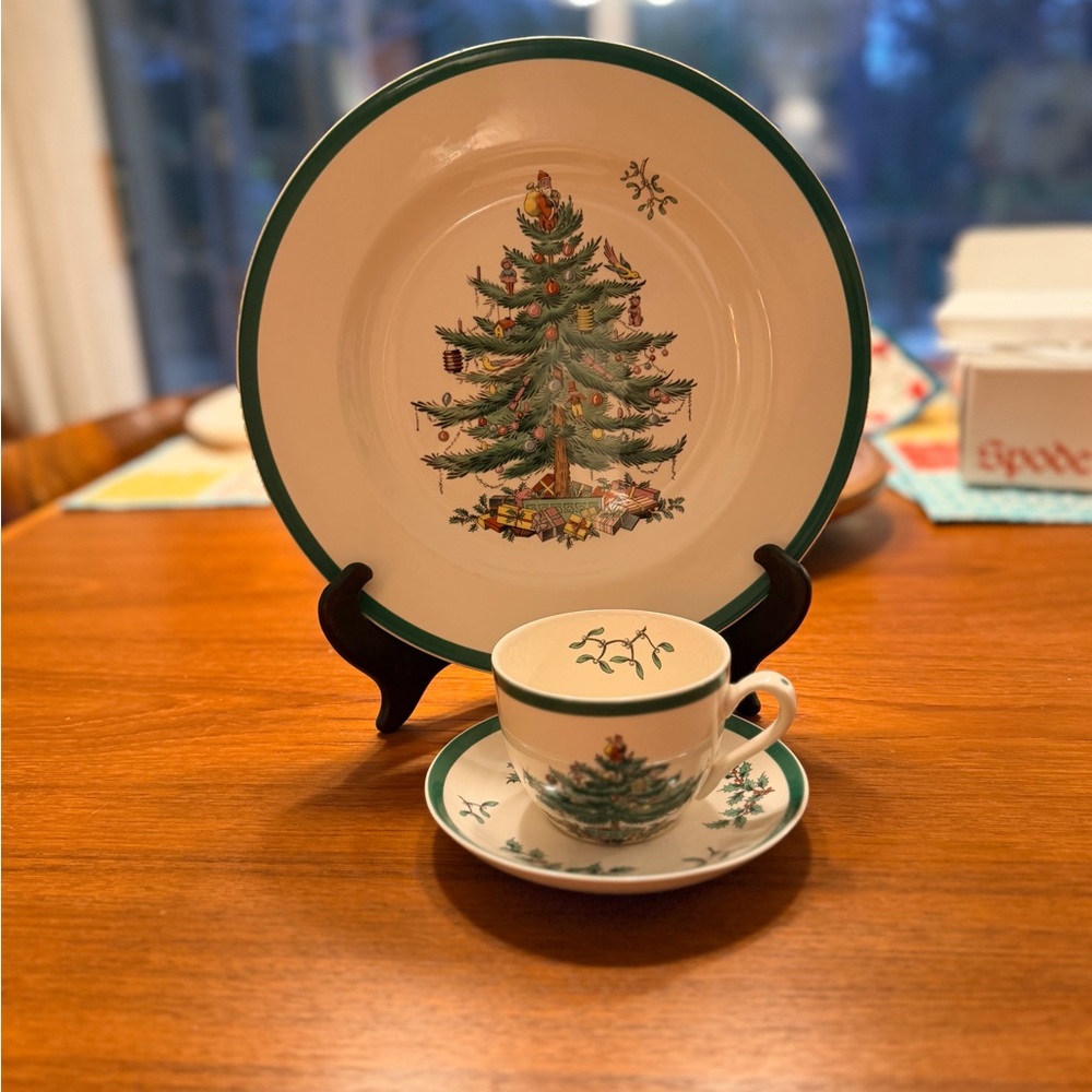 Spode Christmas Tree 3-piece set- Dinner plate, Teacup, and Saucer